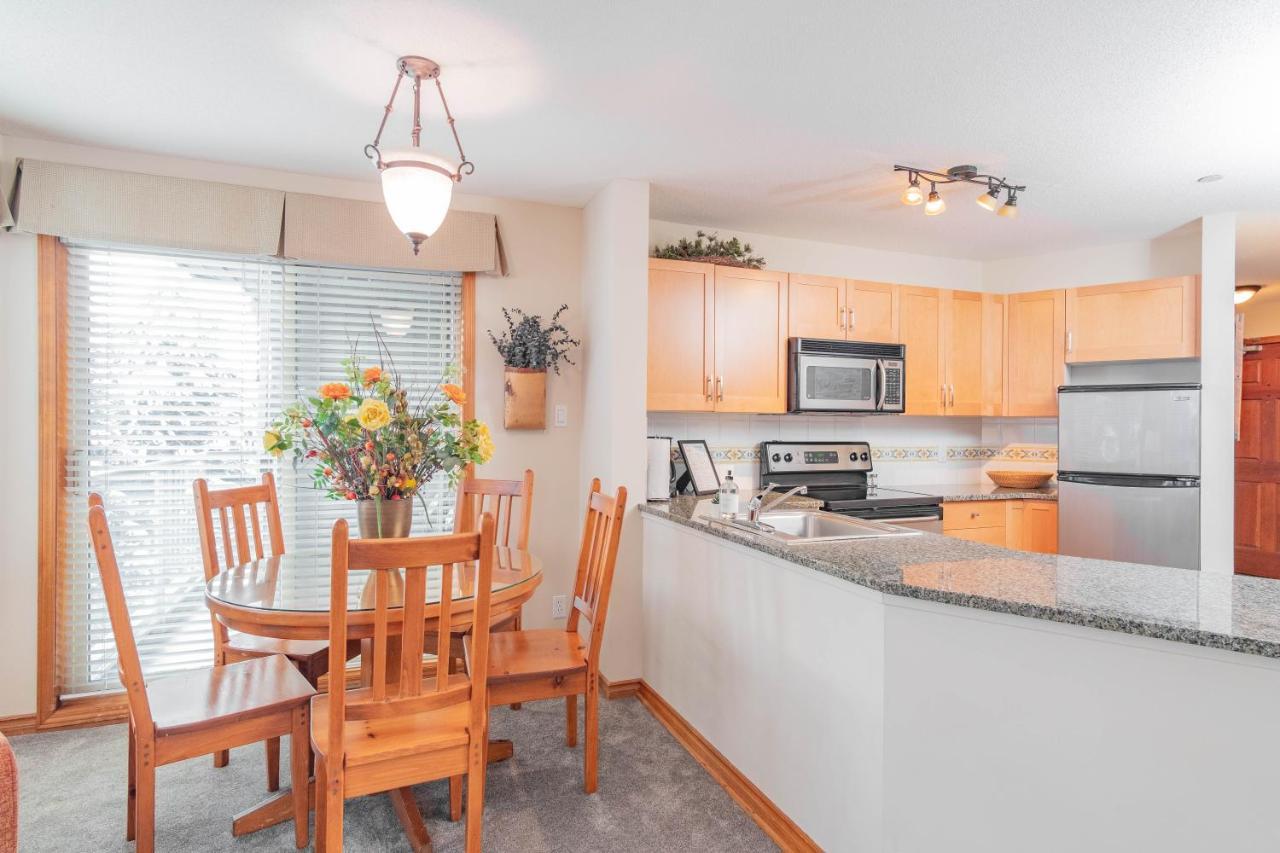 The Best Ski In Ski Out Two Bedroom Condo At Aspens Whistler Exterior photo