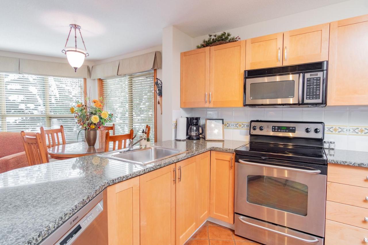 The Best Ski In Ski Out Two Bedroom Condo At Aspens Whistler Exterior photo
