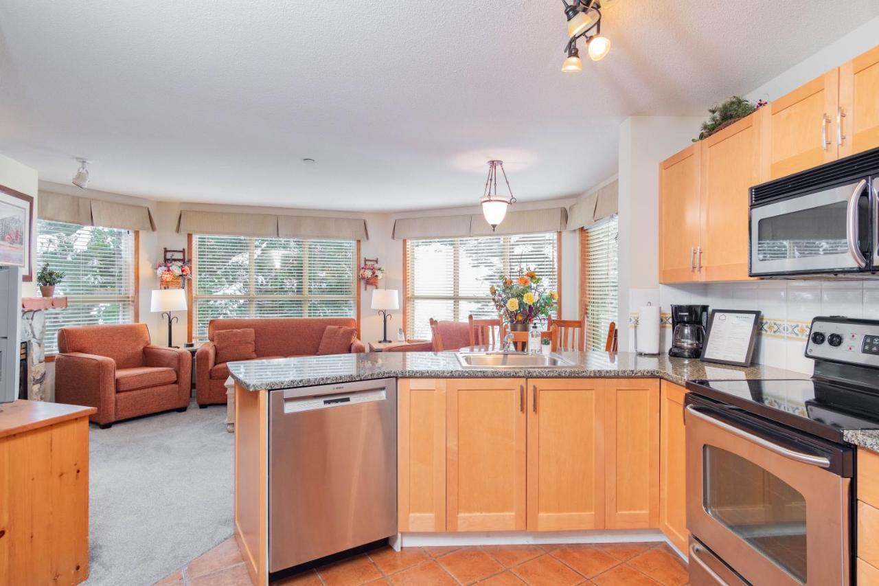 The Best Ski In Ski Out Two Bedroom Condo At Aspens Whistler Exterior photo